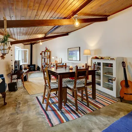 Hébergement de vacances Refugio Da Alma Com Lareira E Patio Perto De E Ericeira Mafra